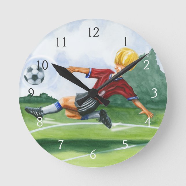 Fußball-Spieler, der einen Ball durch Jay Runde Wanduhr (Vorderseite)