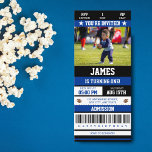 Fußball Ticket 1 Geburtstag Party Foto Einladung<br><div class="desc">Machen Sie sich mit unseren Einladungen zum Geburtstagsfest im Stil des Football Ticket fertig! Diese Einladungen sind so konzipiert, dass sie wie ein echtes Fußballticket aussehen. Sie sind perfekt für den jungen Sportfans in Ihrem Leben. Die Vorderseite hat ein Foto Geburtstagskind, was diese Einladung besonders personalisiert macht. Auf der Rückseite...</div>