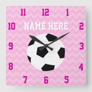 Fußball-Uhr: Rosa Zickzack Fußballball Quadratische Wanduhr