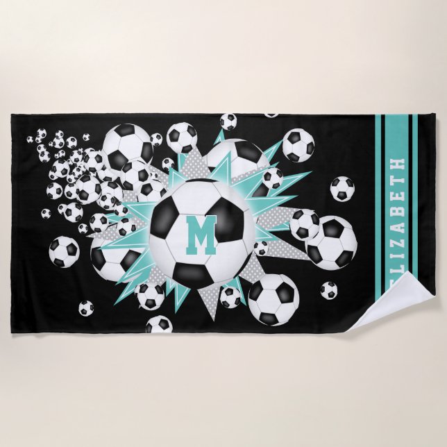 Fußballbälle aquamarine graue Sterne Mädchen nenne Strandtuch (Vorderseite)