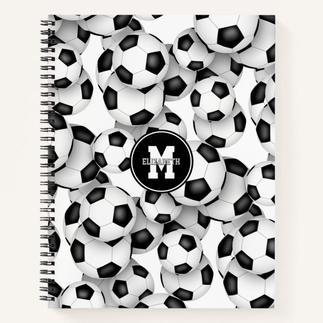 Fußbälle Muster Jungen Mädchen monogramm 8,5 x 11 Notizbuch (Vorderseite)
