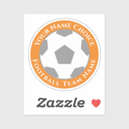 Fußballfan mit Teamname auf einem Aufkleber
