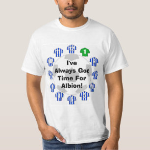 Fußballfan zeigt Fußballanhängerschaft T-Shirt