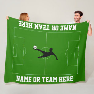 Fußballplatz und Spieler Ihr Text Fleecedecke