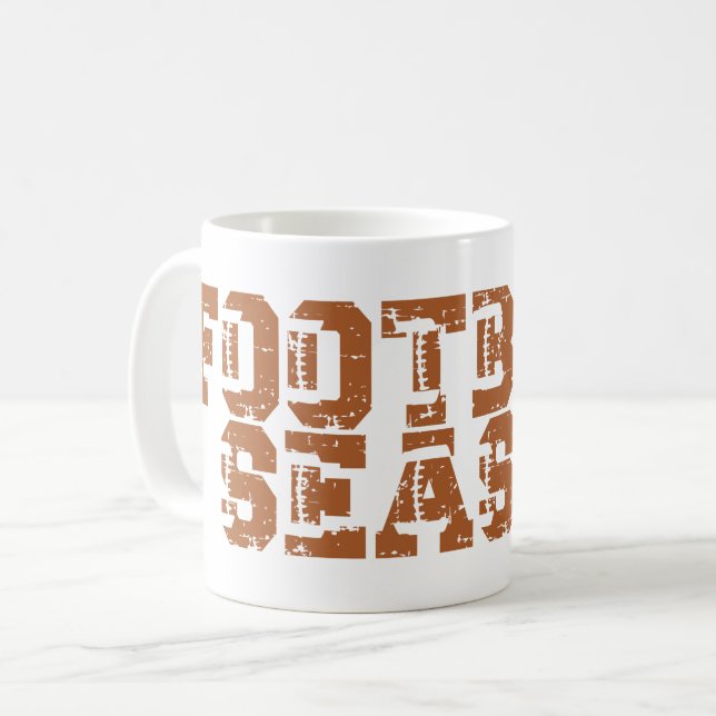Fußballsaison Typografie Kaffeetasse (Vorderseite Links)