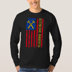 Fußbodeninstallation des Auftragnehmers _ T-Shirt