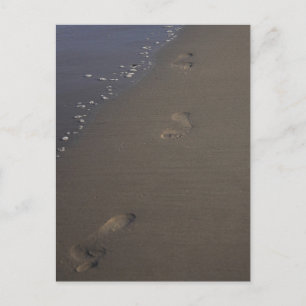 Fußspuren auf der Sand Beach Postkarte