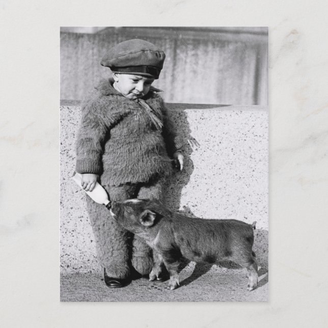 Fütternd Kind mit Flasche Milch Postkarte (Vorderseite)