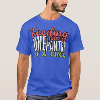 Füttre anderer ein Panorama auf einer Time Food Ba T-Shirt
