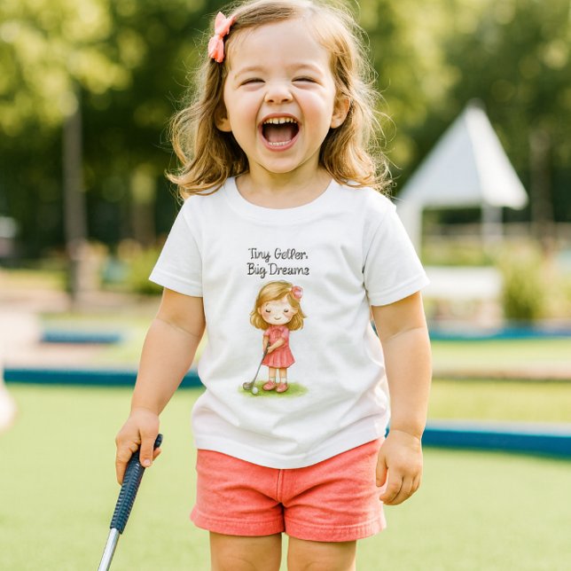 Future Golfer Baby Girl or  Kleinkind T-shirt ( joyful little golfer.  The lifestyle mockup captures her radiant laughter, playful energy,)