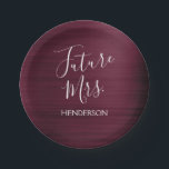 Future Mrs. Burgundy Brautparty Pappteller<br><div class="desc">Zukünftige Frau - Bride Imitats Moderne metallische Burgund Lila und Weißbuch Teller, die perfekt für einen Marsala Maroon Junggeselinnen-Abschied oder Hochzeit Brautparty. Diese Future Mrs Paper Plate ist perfekt für einen Junggeselinnen-Abschied. Der Name der Braut kann auf dieser Platte aktualisiert werden. Bitte kontaktieren Sie den Designer, wenn Sie angepasste, passende...</div>