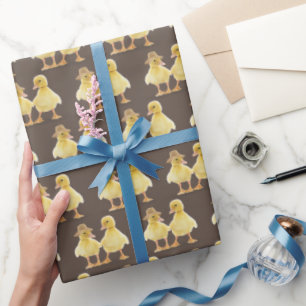 Fuzzy Duckling Couple on Brown Geschenkpapier