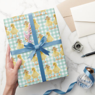 Fuzzy Duckling Couple on Gingham Geschenkpapier