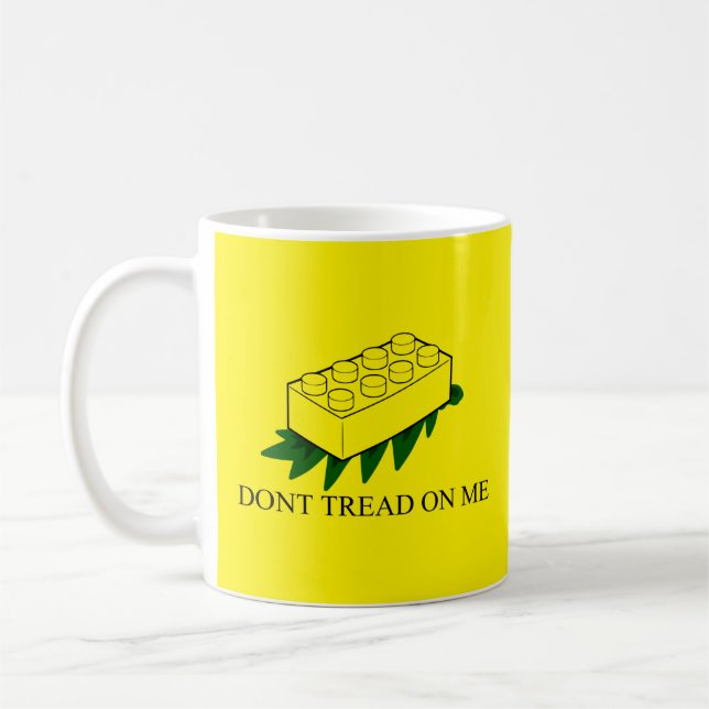 Fuzzy Express® Gadsden Flag Brick Joke Yellow Kaffeetasse (Links)