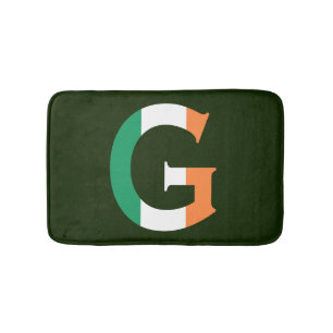 G Monogram überlagert sich auf irischer Flagge Badematte