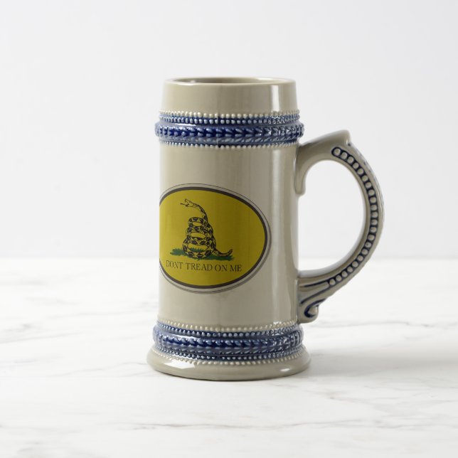 Gadsden-Flagge treten nicht auf mir ovalen Entwurf Bierglas (Rechts)