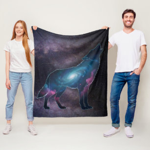Galaktische Silhouette des heulenden Wolfes Fleecedecke