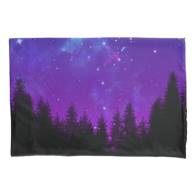 Galaxie über dem Wald bei Nacht Kissenbezug (Vorderseite)