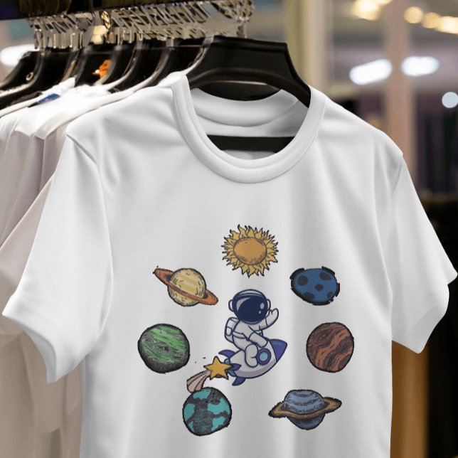 Galaxy träumende Raumfahrer und Planeten T-Shirt (Von Creator hochgeladen)