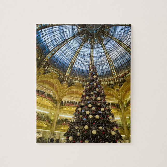 Galeries La Fayette zu Weihnachten, Paris, Frankre (Vertikal)