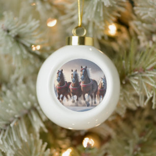 Galloping durch den Schnee: Die magischen Pferde d Keramik Kugel-Ornament