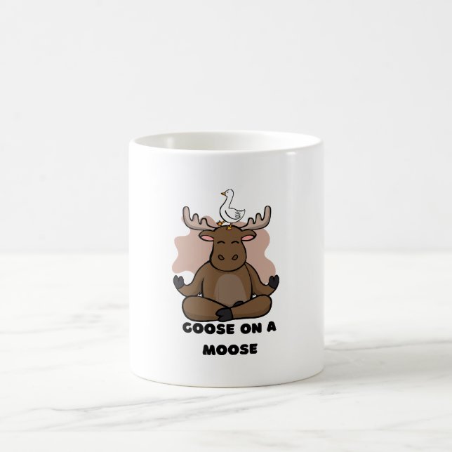 Gänse auf einem Elch Kaffeetasse (Mittel)