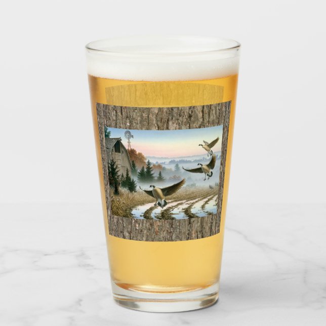 Gänse auf einem landwirtschaftlichen Feld Glas (Vorne (Gefüllt))