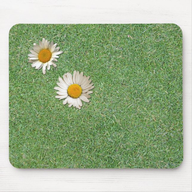 Gänseblümchen im Gras Mousepad (Vorne)