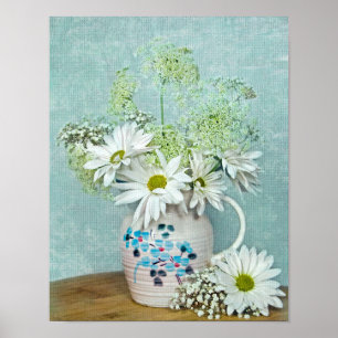 Gänseblümchen in einer antiken Kanne Poster