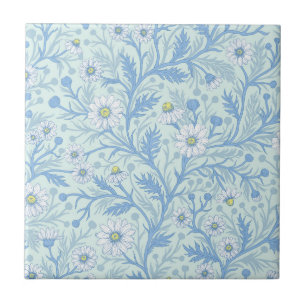 Gänseblümchen in weiß und blau auf Meeresglas Fliese