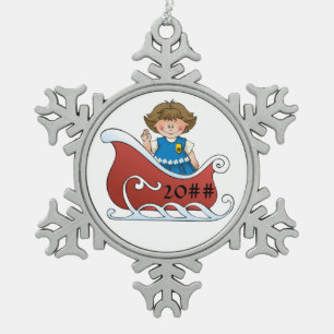 Gänseblümchen-Pfadfinder-Schlitten brünett Schneeflocken Zinn-Ornament