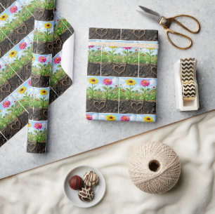Gänseblümchen und Zinnien Liebesherz im Garten Geschenkpapier