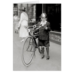 Garçon avec un vélo, 1922