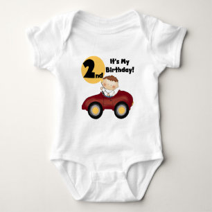 Garçon en voiture rouge 2e Anniversaire Tshirts et
