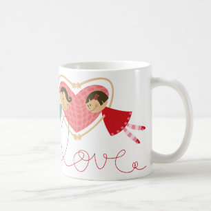 Garçon et fille de bande dessinée dans la tasse de