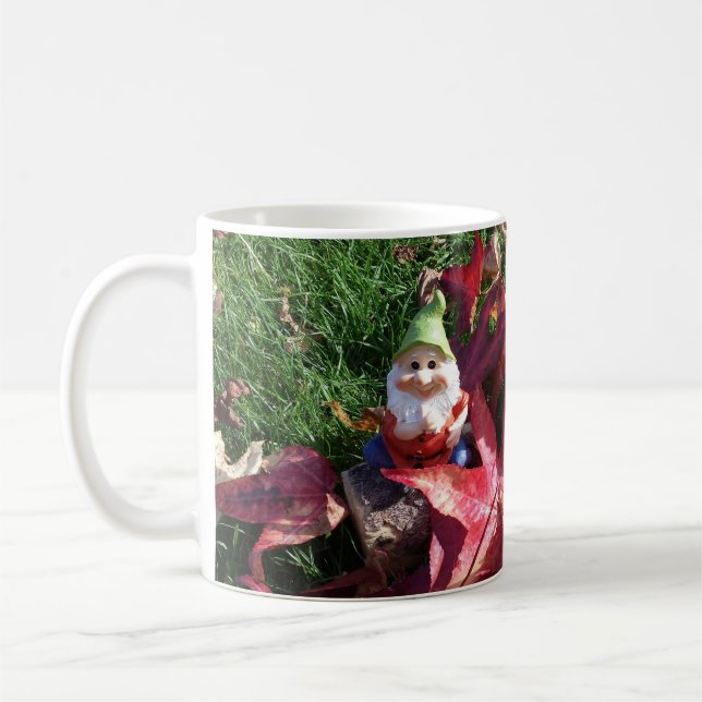 Garden Gnomes in Yard Fall Red Brown Blätter Co Kaffeetasse (Links)