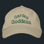 Garden Goddess Funny Bestickte Baseballkappe<br><div class="desc">Gartengöttin niedlich bestickte Kappe. Besuchen Sie Smilin 'Eyes Treasures ,  um mehr Tier-,  Blume- und Naturfotografie und digitale Kunstkarten und Geschenke zu sehen.</div>