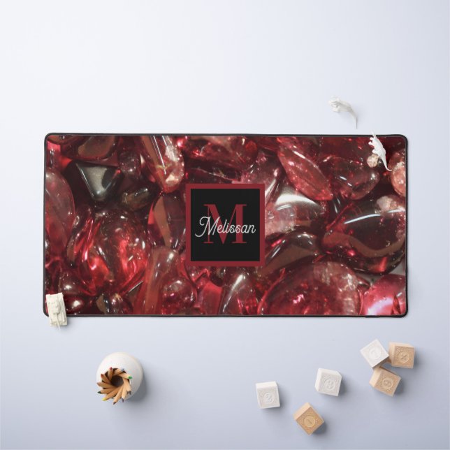 Garnet Birthstone Monogram Personalized Name Schreibtischunterlage (Kindertisch)