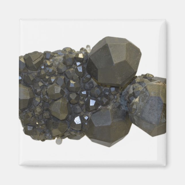 Garnet in natürlicher Form Magnet (Vorne)