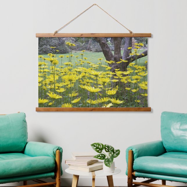 Garten des Gelben Doronicum Floral Wandteppich Mit Holzrahmen (Wohnzimmer)