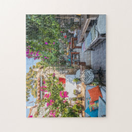 Garten eines Restaurants in Alacati, Izmir, Türkei
