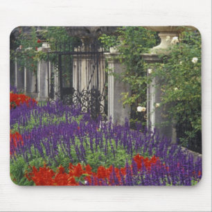 Garten im Mirabell-Palast, Salzburg, Österreich Mousepad