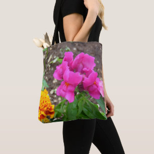 Garten mit Blumen im Freien Tasche