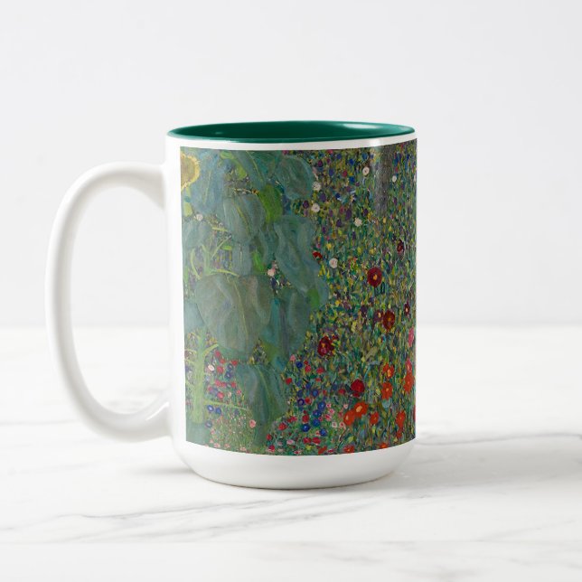 Garten mit Sonnenblumen von Gustav Klimt Zweifarbige Tasse (Links)