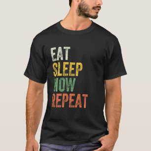 Gartenarbeit 4\Essen Schlaf Mähen Wiederholen Rase T-Shirt