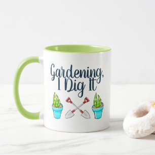 Gartenarbeit, ich tg es getupfte Sukkulente & Schu Tasse