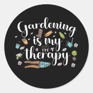 Gartenarbeit ist meine Therapie Lustiger Gärtner P Runder Aufkleber