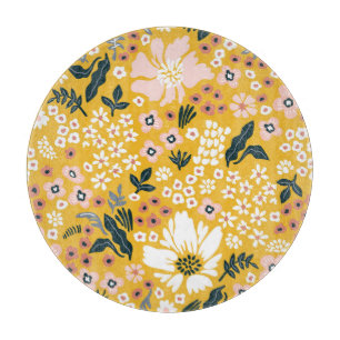 Gartenblumen: Gelber Vintage-Charme. Schneidebrett