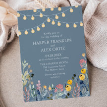 Gartenleuchten und Wildblumen zum Hochzeitsempfang