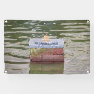 Gartentempel auf dem Wasser Banner